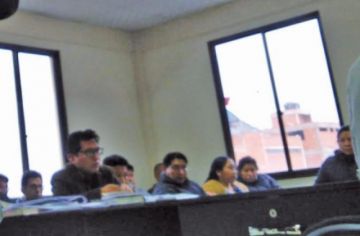 Las autoridades electorales ayer en la audiencia de medidas cautelares.