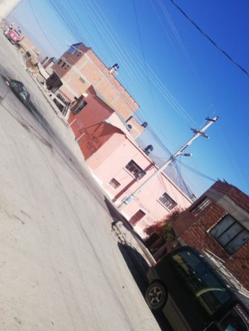 La casa está en Villa Santiago.