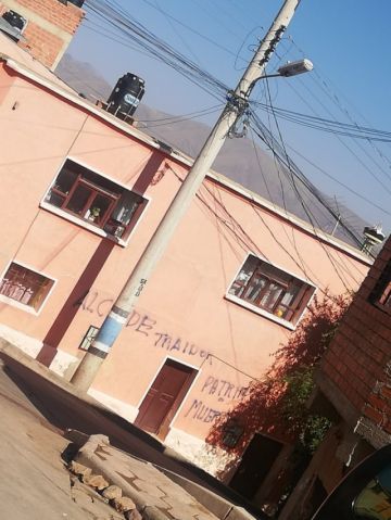 La casa está en Villa Santiago.
