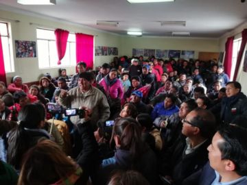 Se reúnen en la entidad cívica.