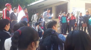 Este es el panorama en la escuela de maestros la mañana de este viernes.