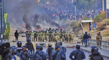 Una multitudinaria marcha de cocaleros del trópico pretendía ingresar hasta la ciudad de Cochabamba.