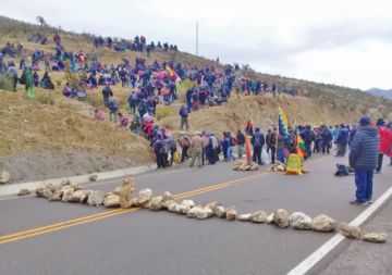 Los pobladores de esa región potosina anuncian que seguirán bloqueando.