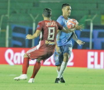 Blooming y Royal Pari dividen honores