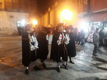Los estudiantes difunden información de los atractivos potosinos. FOTO SECRETARÍA DE TURISMO GADP
