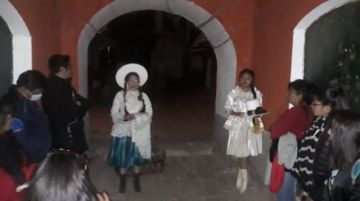 Los estudiantes difunden información de los atractivos potosinos. FOTO SECRETARÍA DE TURISMO GADP