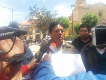 Los dirigentes de Puna brindaron información en la Plaza 10 de Noviembre
