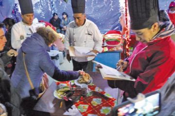 El jurado calificador evaluó las delicias culinarias.