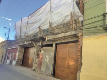 En la fachada no se aprecia daño. Es precisa verla de atrás.