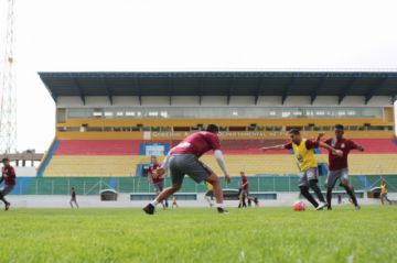 Real busca los tres puntos ante Aurora