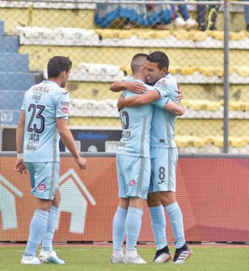 La academia paceña busca el bicampeonato.