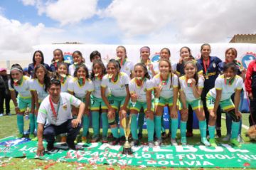 La selección de Tarija (club F.C. Leonas) se corono campeona.