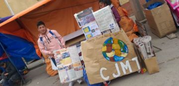 Envolvieron los regalos de las familias. FOTO CJMT