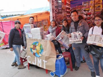 Envolvieron los regalos de las familias. FOTO CJMT
