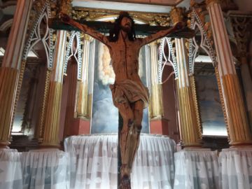 El Cristo crucificado que se encuentra en el altar de San Lorenzo.