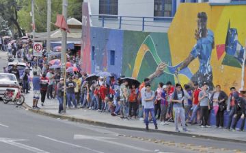 Largas filas se registraron en el estadio.