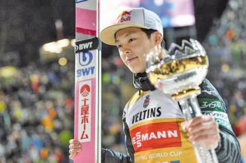 Kobayashi gana la primera prueba de saltos de esquí
