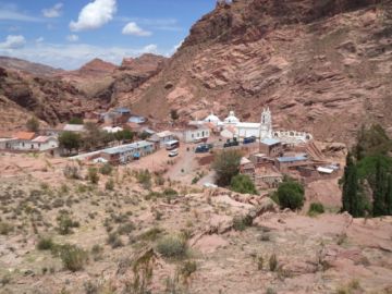 También destaca por su color blanco.