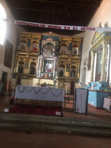 La humedad está dañando los muros del templo. FOTO Azucena Fuertes