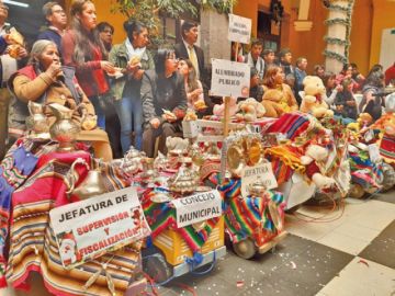 Los cargamentitos que participaron en el concurso de la Alcaldía, el martes.