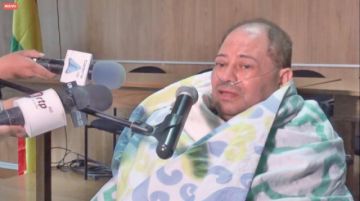 El exministro continúa internado en el Hospital de la Caja Petrolera.