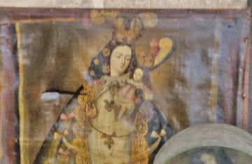 Un lienzo de la Virgen con el Niño fue entregada al repositorio.