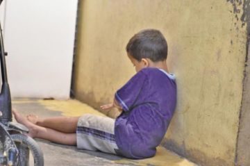 Los niños son duramente afectados por las agresiones de sus padres.