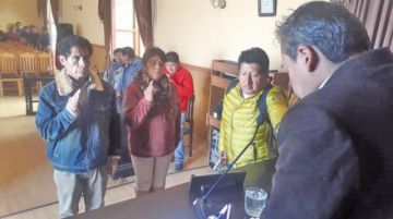 Murillo posesionó a Carlos Carmona y Olga Vilacahua.