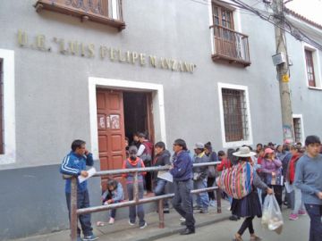 En gestiones pasadas hubo presencia de papás y mamás en las escuelas.