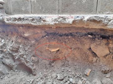 En el óvalo se ve el nivel original de la calle Junín.
