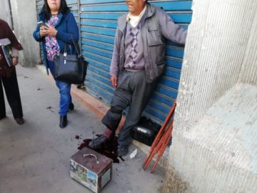 fue ayudado por peatones.