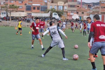 Los jugadores lilas durante su entrenamiento.