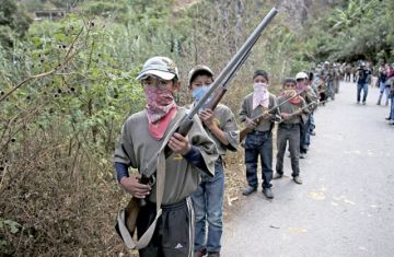 México: Presentan a niños como policías comunitarios