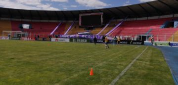 Real Potosí juega en el Víctor Agustín Ugarte.