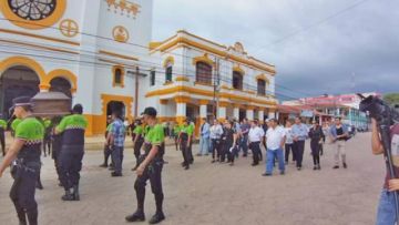 Dan el último adiós al exesposo de Áñez 