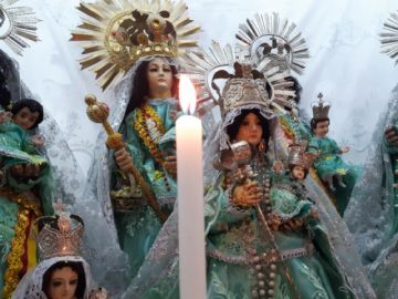 Las Vírgenes que esperaron anoche a la procesión que salió del templo de Jerusalén.