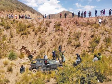 Un vehículo se embarranca diez metros