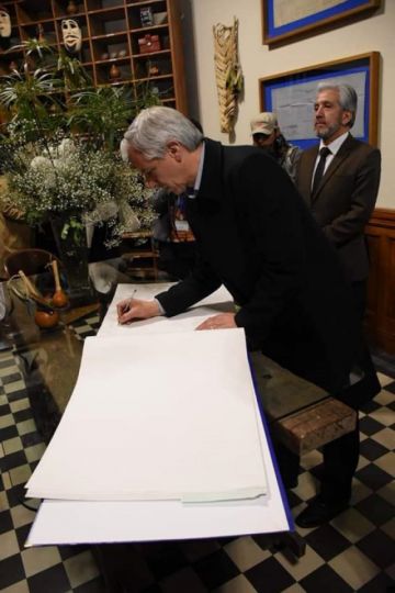 Álvaro García Linera y Cergio Prudencio (atrás).