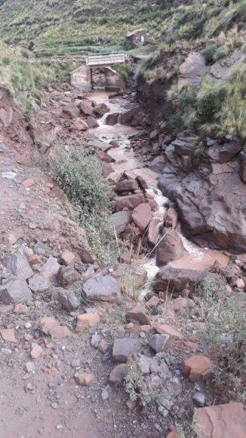 Las fuertes lluvias causaron derrumbes en el acceso a Maragua. FOTO JULIO LOREDO