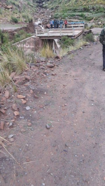 Las fuertes lluvias causaron derrumbes en el acceso a Maragua. FOTO JULIO LOREDO