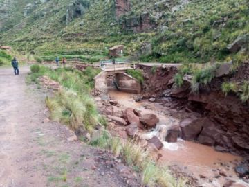 Las fuertes lluvias causaron derrumbes en el acceso a Maragua. FOTO JULIO LOREDO