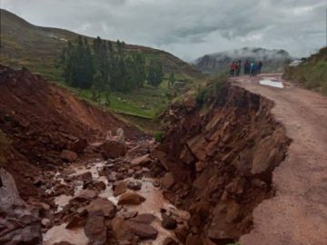 Las fuertes lluvias causaron derrumbes en el acceso a Maragua. FOTO JULIO LOREDO