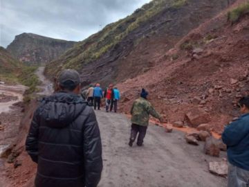 Las fuertes lluvias causaron derrumbes en el acceso a Maragua. FOTO JULIO LOREDO