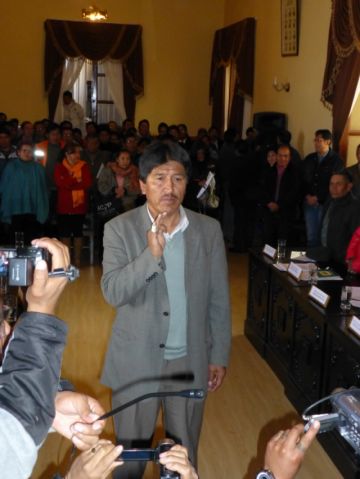 Juró al cargo de alcalde el 15 de julio de 2014.