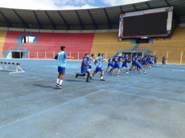 Se preparan para su partido de visitante.
