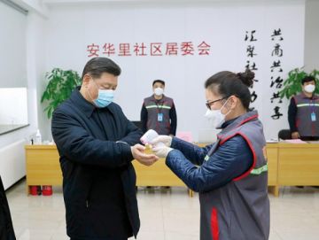PREVENCIÓN. El presidente chino, Xi Jinping, supervisa el trabajo de prevención en Beijing.