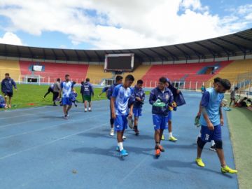 Se preparan para su partido de visitante.