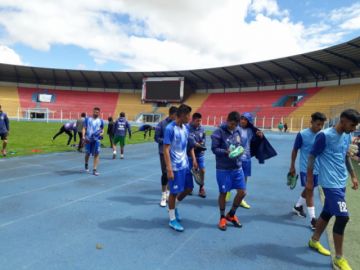 Se preparan para su partido de visitante.