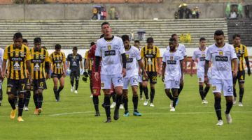 Los jugadores atigrados durante una práctica anterior.Archivo