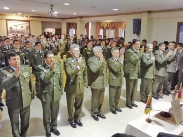 Posesionan al Estado Mayor de la Policía y a comandantes departamentales